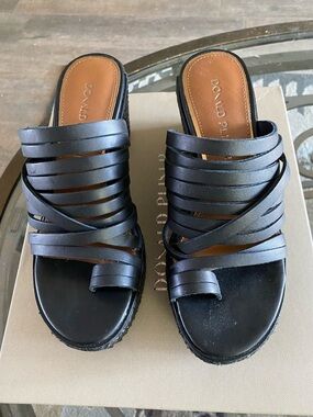 Donald Pliner Black Strappy Slide Sandals Ithaca 5.5